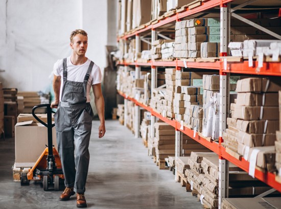 Jak wybrać odpowiedni regał do magazynu Pełen przewodnik